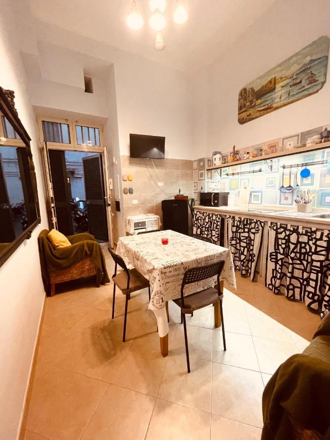 Metropolitan Basso Villa Napels Buitenkant foto